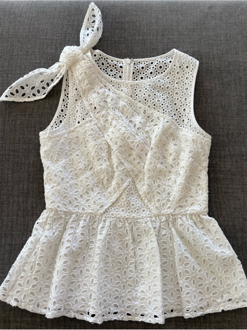 Lilly Pulitzer White Eyelet Bow Shoulder Peplum Top 00 100% Cotton